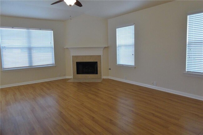Building Photo - 2210 John Tee Dr