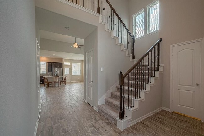 Building Photo - 8926 Pinenut Dr
