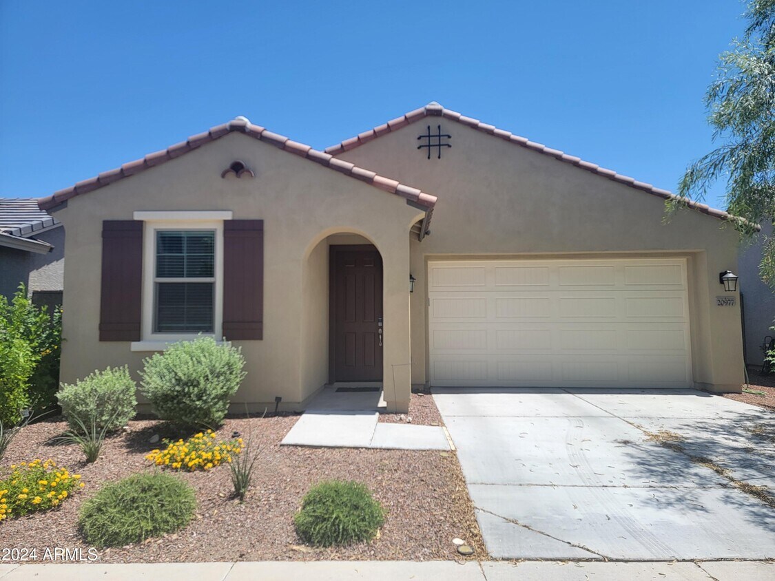Foto principal - 20977 W Hubbell St