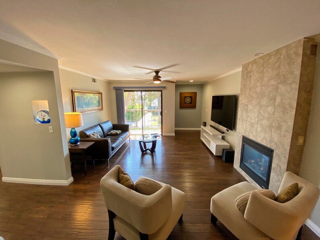 Living Room - 7505 Hampton Ave