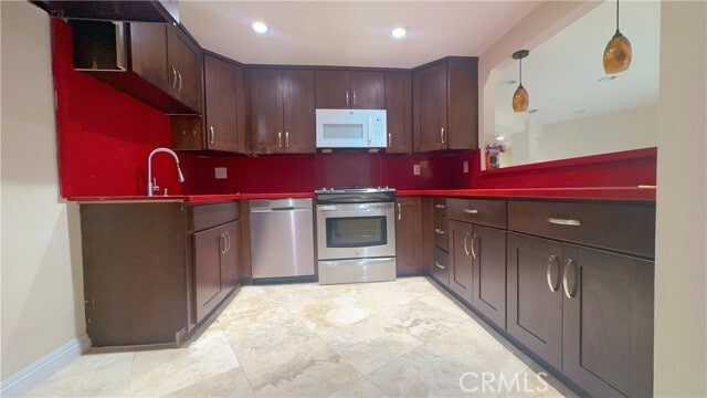 Building Photo - 348 S Prospectors Rd