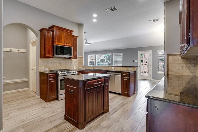 Building Photo - 125 Snowdrift Trail