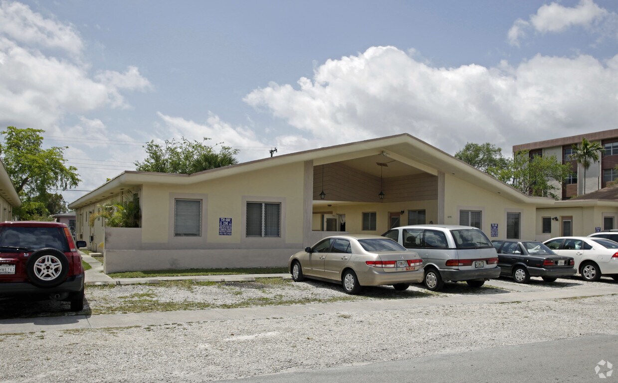 Primary Photo - 1270 NE 139th St