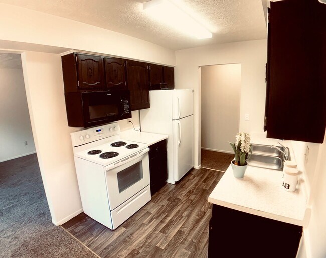 Williamsburg Apartments Apartments 795 Wagner Dr Battle Creek, MI