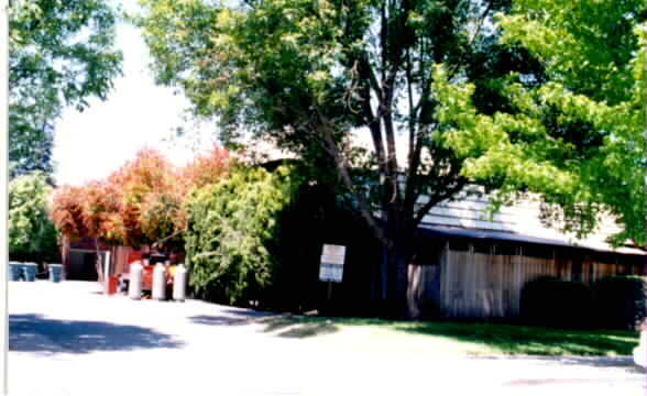 Building Photo - 2021 Sierra Rd