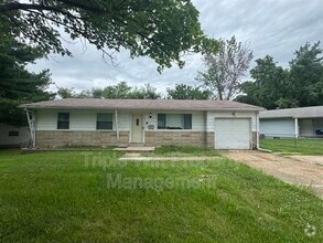 Building Photo - 10201 Lilac Ave
