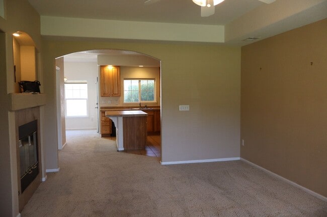 Foto del edificio - Spacious 2 Bed, 2.5 Bath Fort Collins Town...