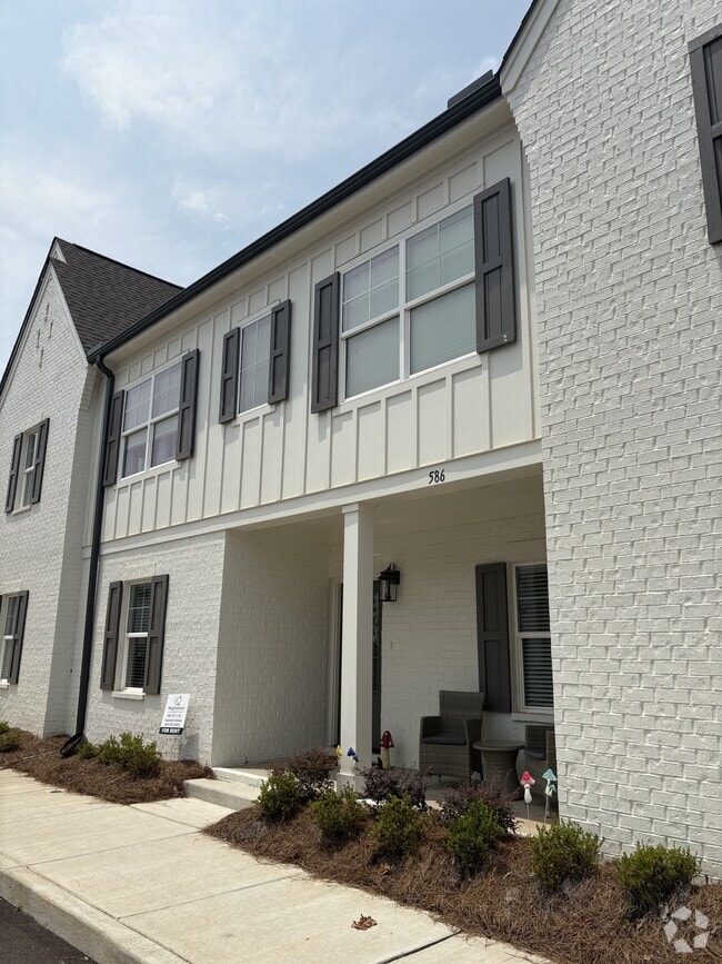 Building Photo - 586 Meadow Crest Cir