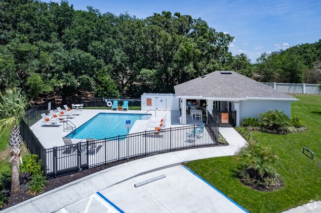 Piscina - Crescent by Stella Homes
