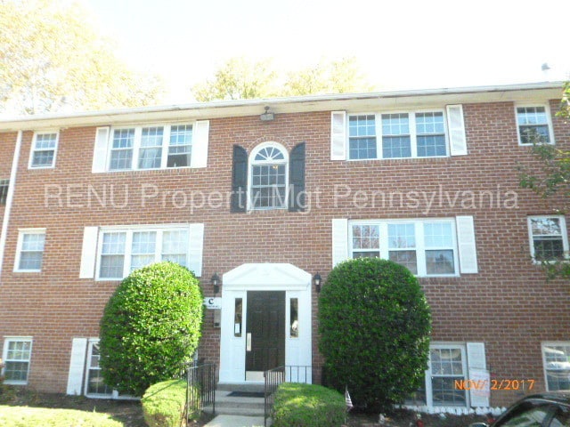 Primary Photo - 802 South Ave