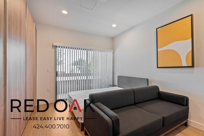 Foto del edificio - 7810 Topanga Canyon Blvd