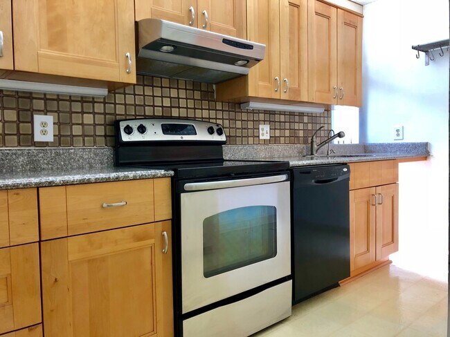 Foto del edificio - Cozy Three-Bedroom Condo - Coldspring New ...