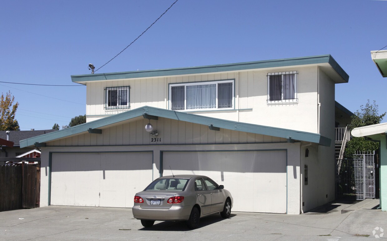 Primary Photo - 2311 35th Ave