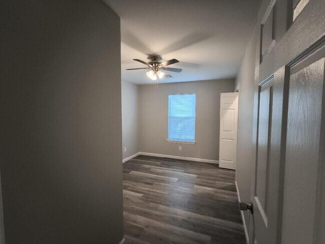 Foto del edificio - 4116 W 56th Pl