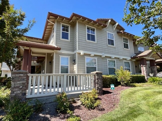 Beautiful 3BD/3BA, Two-Story Corner Unit C... - Beautiful 3BD/3BA, Two-Story Corner Unit C... Apartment
