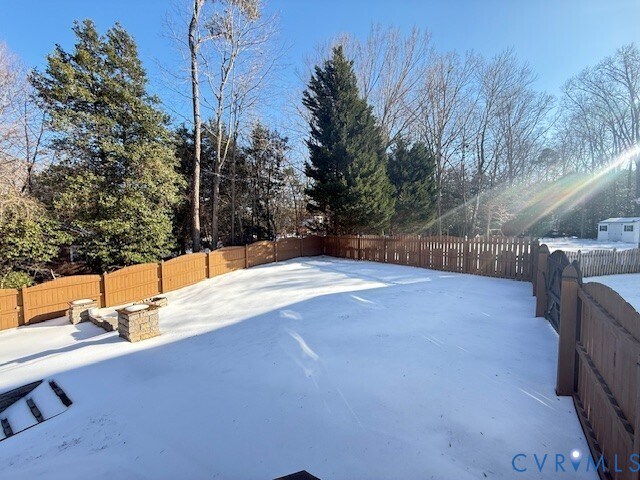 Foto del edificio - 9379 Roseland Ct