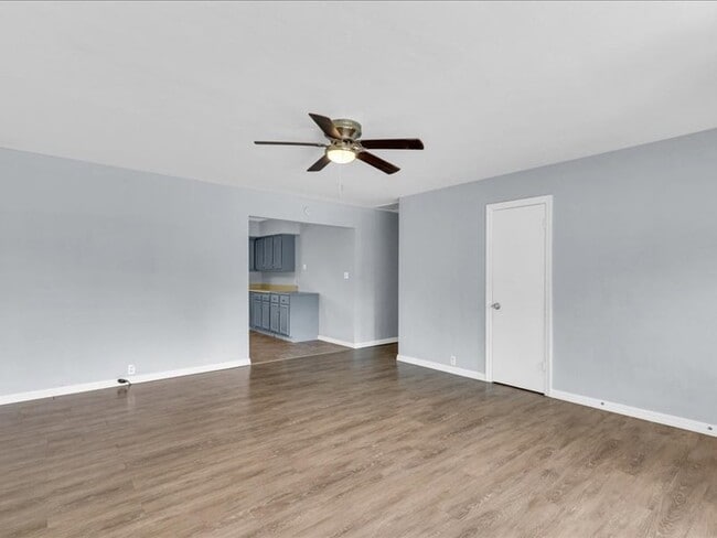 Building Photo - 615 Breen Dr