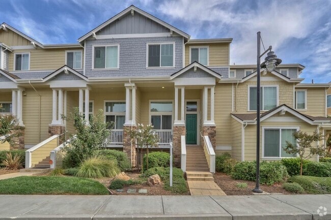 Building Photo - 18532 Garnet Ln