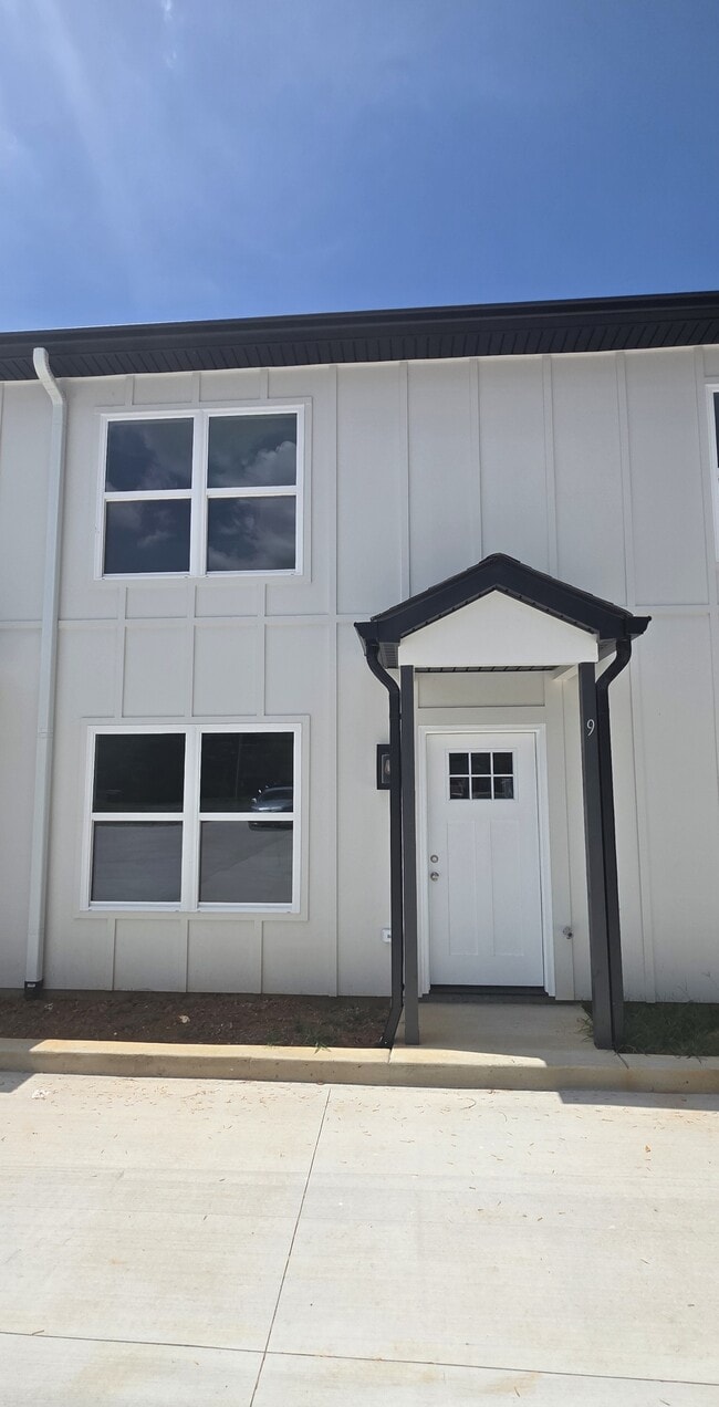 Building Photo - 219 Mullican St