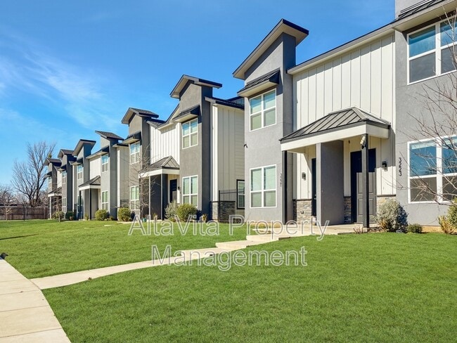 Foto del edificio - 3213 Chenault St