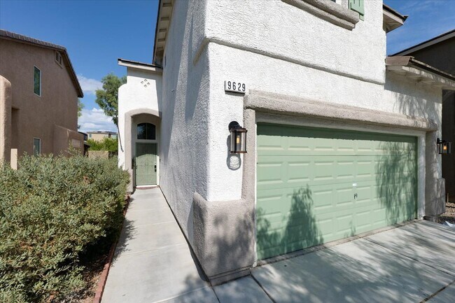 Building Photo - 9629 N Fast Elk St
