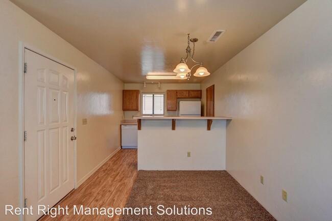 Building Photo - 707 S Montezuma St