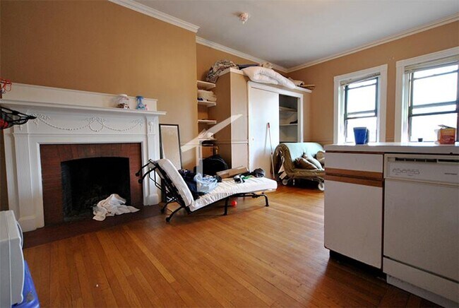 Foto del edificio - 18 Bay State Rd