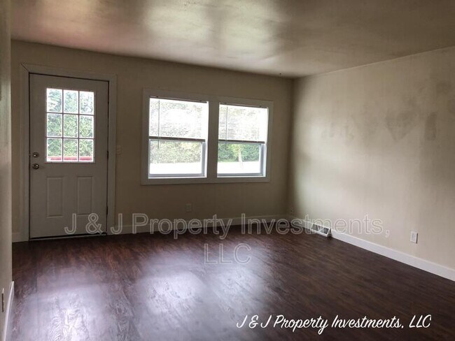 Foto del edificio - 283 Hazelwood Dr