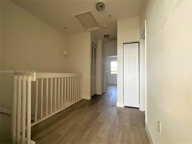 Foto del edificio - 1088 SW 144th Ave