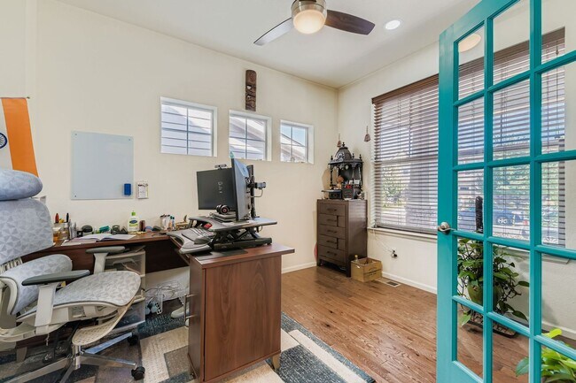 Foto del edificio - GORGEOUS 4 BED/3.5 BATH IN CHARMING ANTHEM...