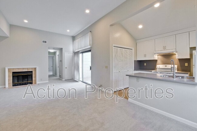 Photo - 1341 Meadow Ridge Cir House