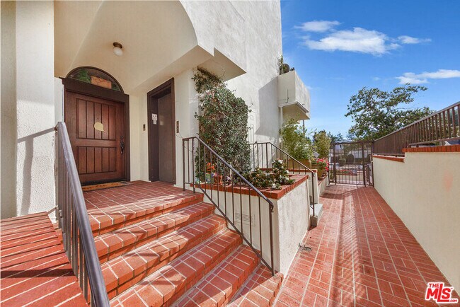 Foto del edificio - 10611 Ashton Ave