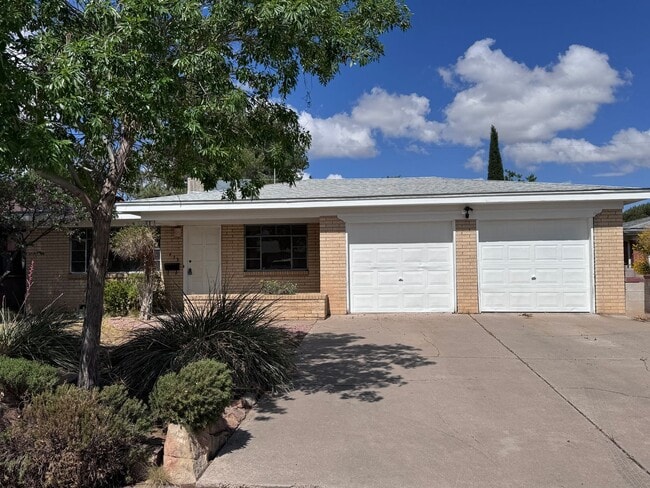 Building Photo - 3 Bedroom, 2 Bathroom Home near Washington...