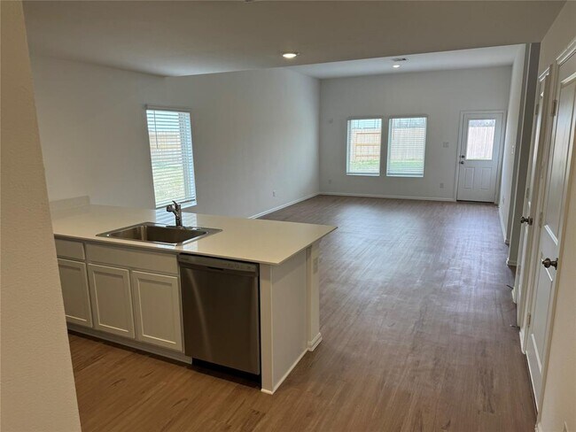 Foto del edificio - 27006 Breakaway Ln