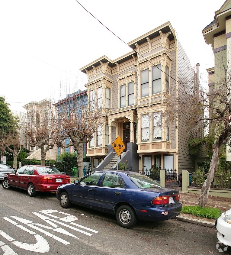 Foto del edificio - 208 Fair Oaks St