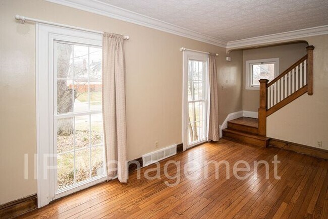 Foto del edificio - Charming 3BD Home in University Hts!