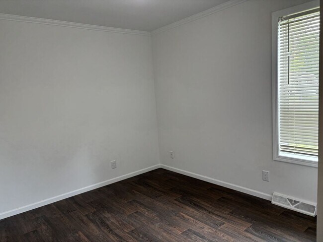 Building Photo - 352 Cimarron