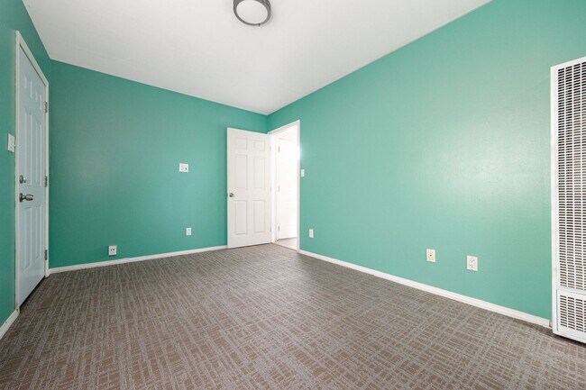 Foto del edificio - Beautiful Detached 1 Bedroom Home in Lakeside!
