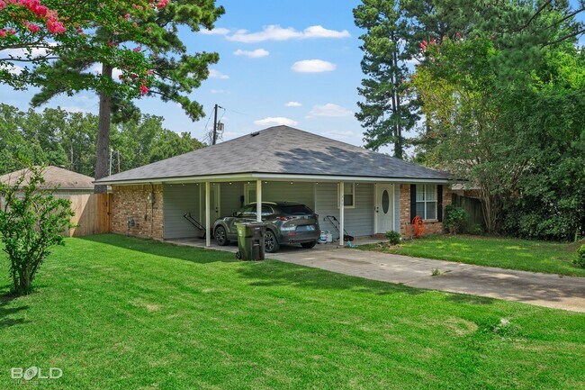 Foto del edificio - Check out this 3 bed 1 in Haughton