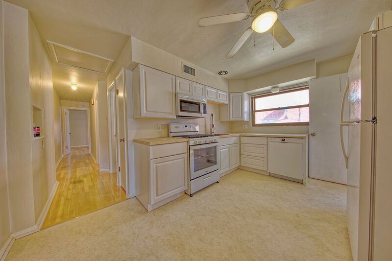 Primary Photo - 5217 S Grand Blvd