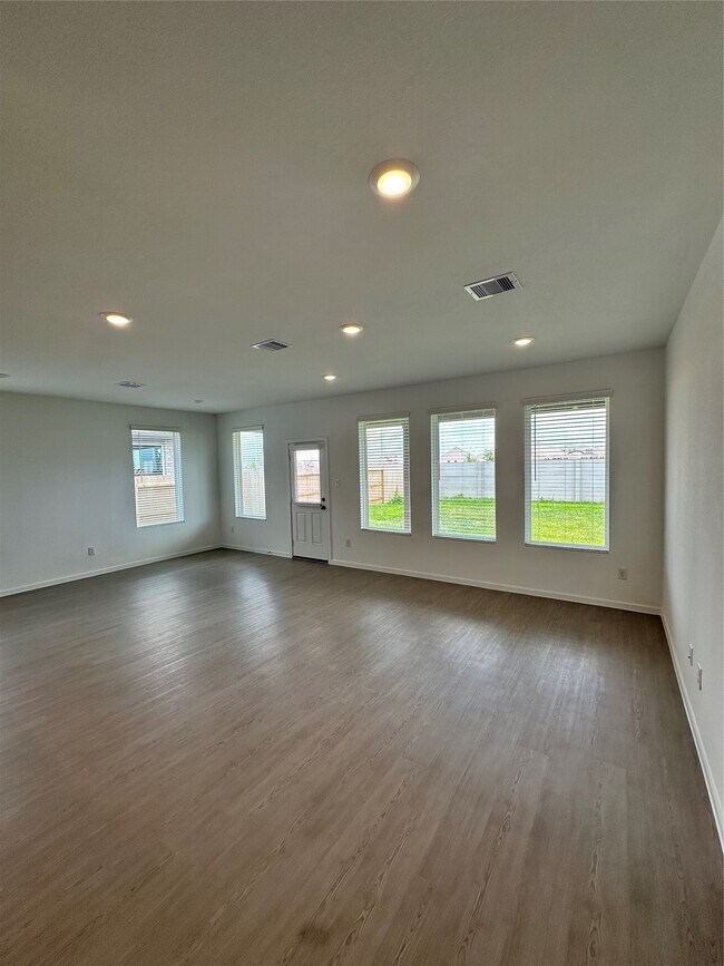 Building Photo - 6726 Violet Clover Ave
