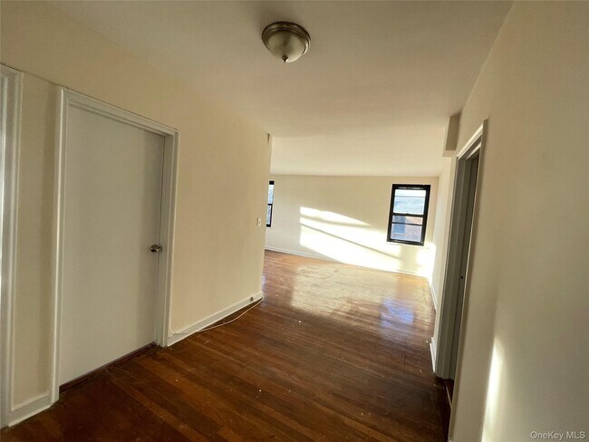 Foto del edificio - 141 E Hartsdale Ave