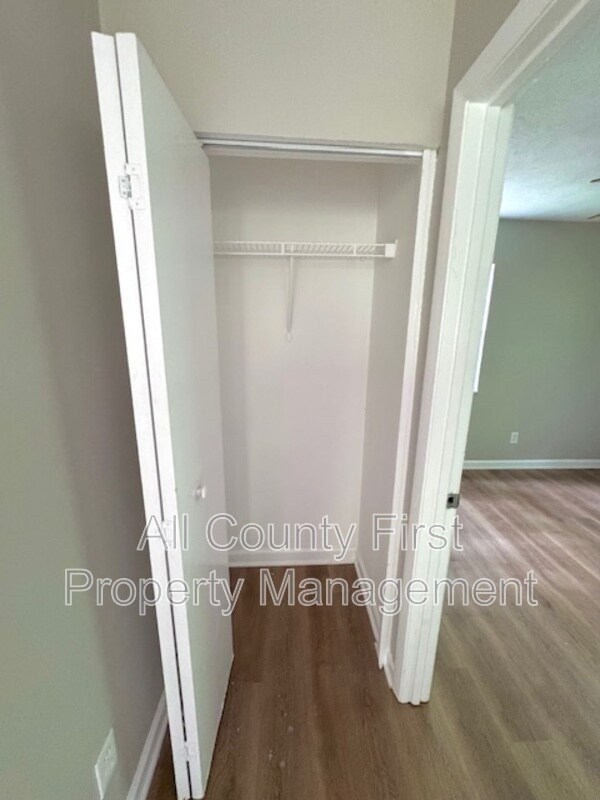 Foto del edificio - 801 Plainville Terrace SW