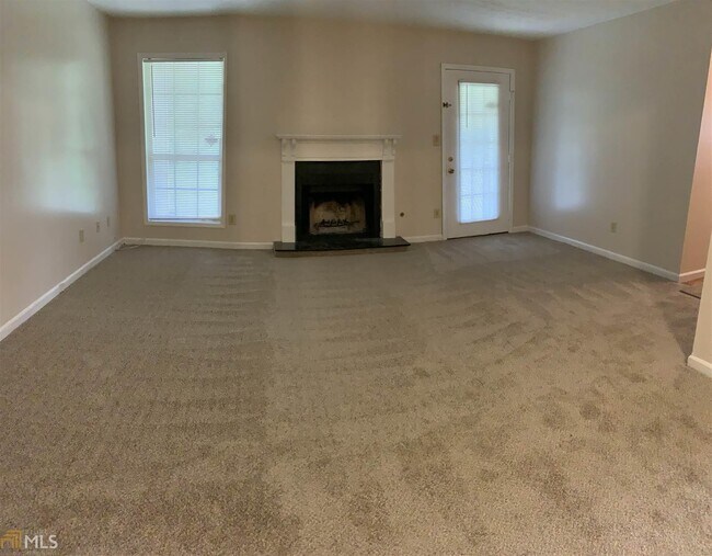 Foto del edificio - 9476 Cypress Ln