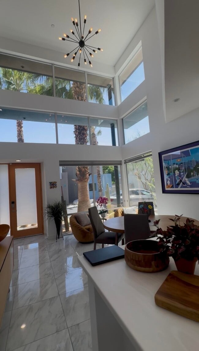 Building Photo - 302 Breeze Loop