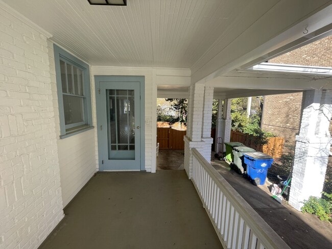 Foto del edificio - 4 Bd 3 Ba House