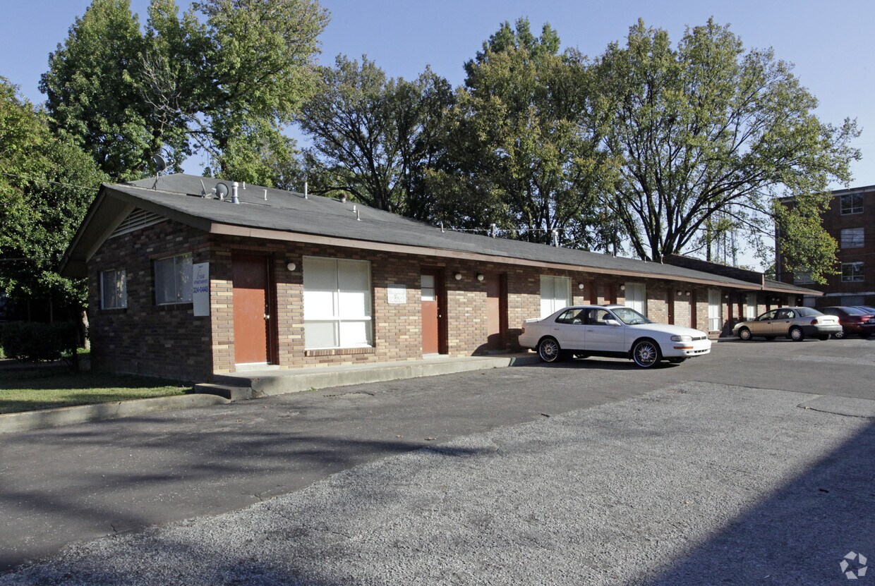 Primary Photo - Lisa Apartments
