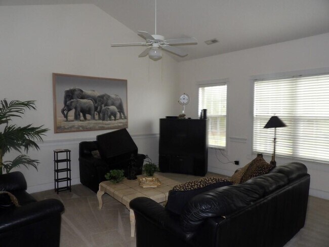 Building Photo - 4149 Hibiscus Dr