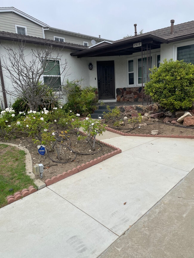 Building Photo - 1518 S Carmelina Ave