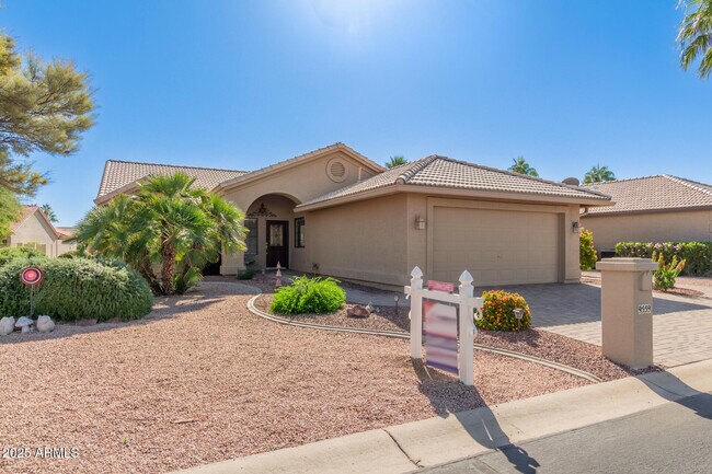 Building Photo - 9559 E Sunburst Dr